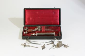 Potain's aspirator with accessories
